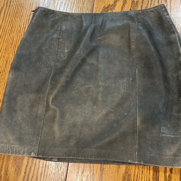 Danier Leather Skirt - Picture 3 of 3